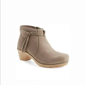 Dansko Maria Taupe Brown Boots size 40